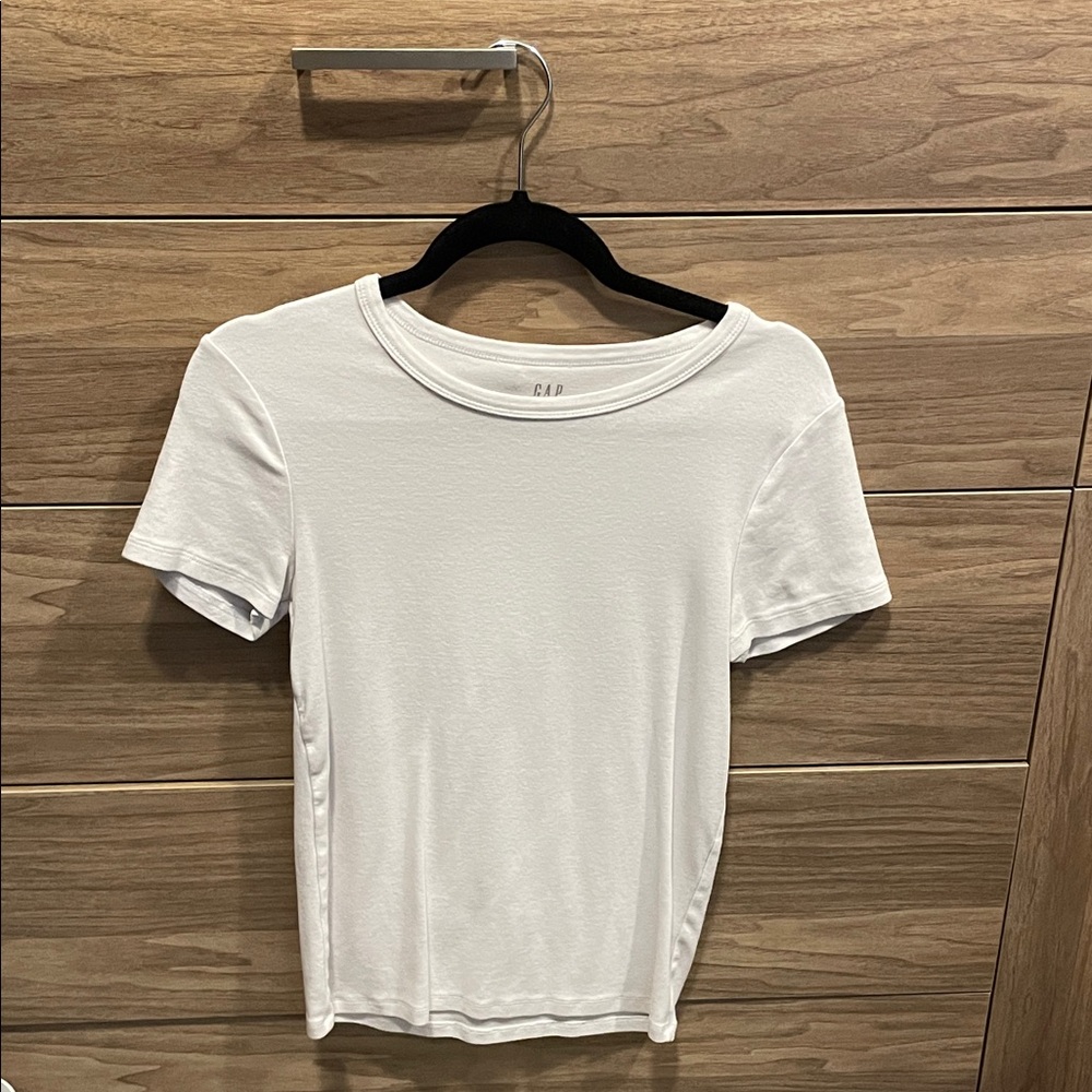 GAP Women's Classic White Short Sleeve Tee